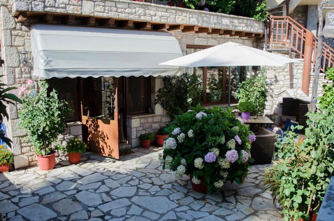 Guesthouse Stemnitsa Bagian luar foto