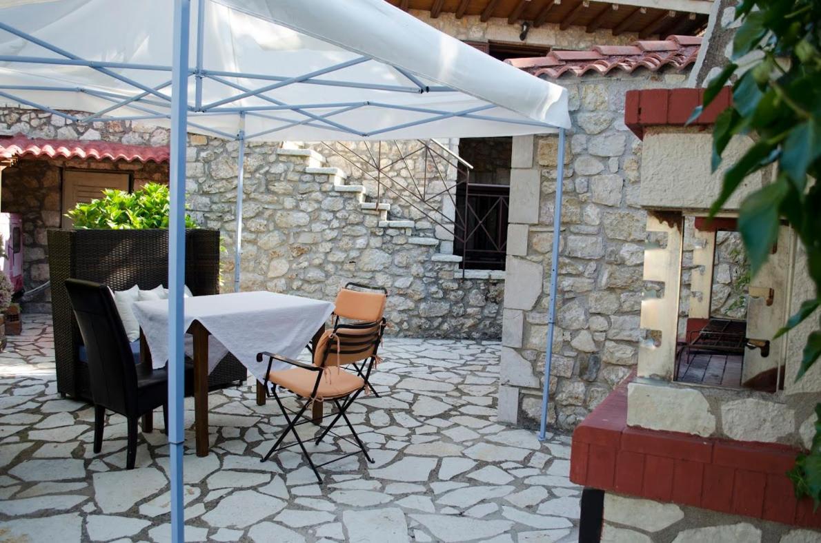 Guesthouse Stemnitsa Bagian luar foto